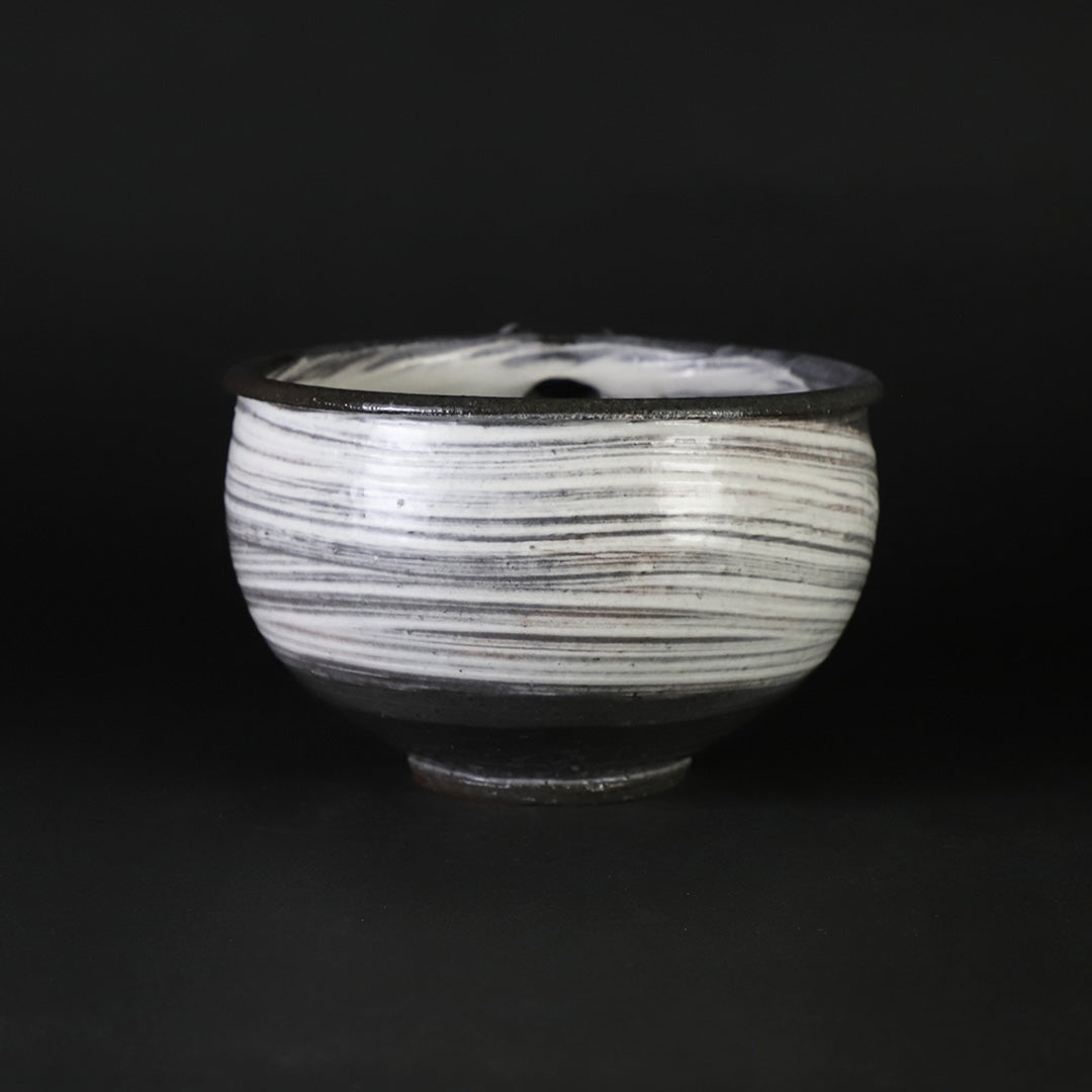 中里太亀作　唐津焼　刷毛目　茶碗　共箱　共布　茶道具 中里太亀作 唐津焼 刷毛目 茶碗 共箱 共布 茶道具 2025年最新