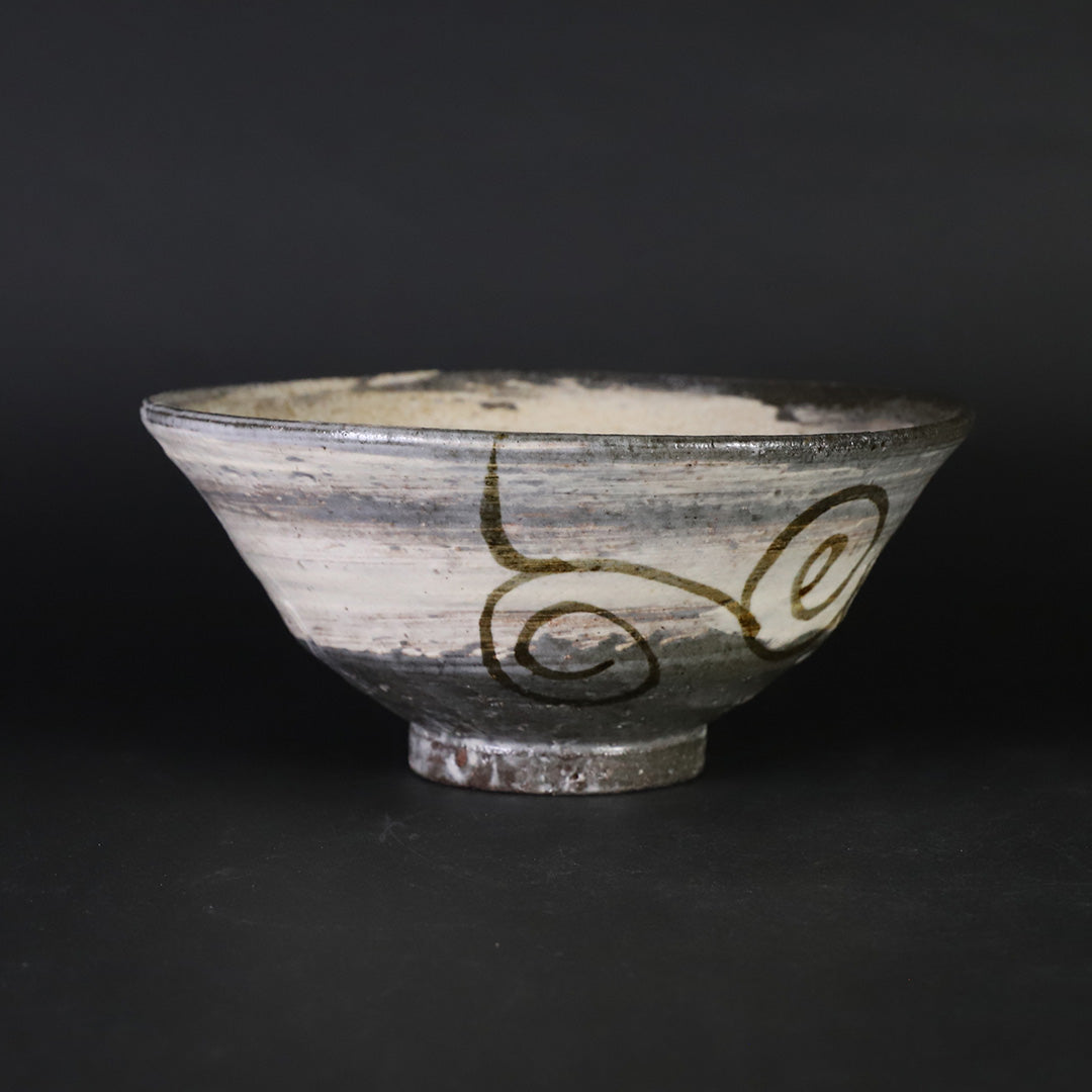 内村慎太郎 作 鶏龍山茶盌 No.27 – ギャラリー一番館オンラインショップ