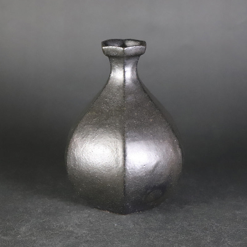Black glaze sake bottle by Naoto Yano No.63
