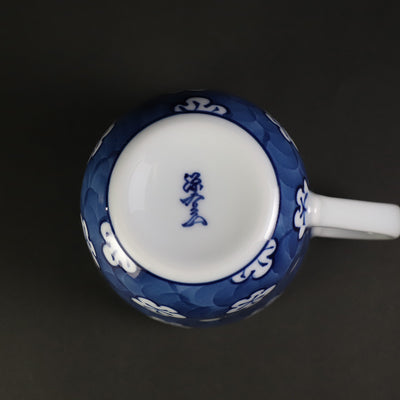 Gen'emon Kiln Blue and white plum pattern mug