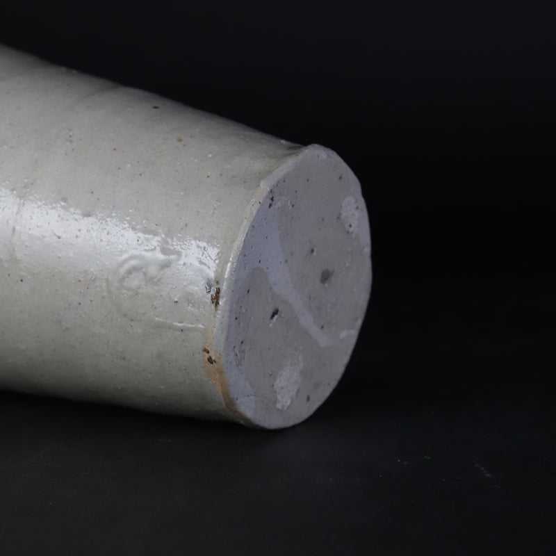 Karatsu white porcelain vase No.72 by Yoshihisa Ishii