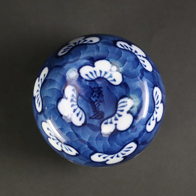 Gen'emon Kiln: Old-dyed style pine, bamboo and plum teacup