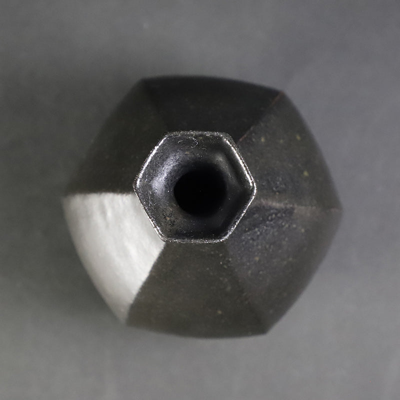 Black glaze sake bottle by Naoto Yano No.63