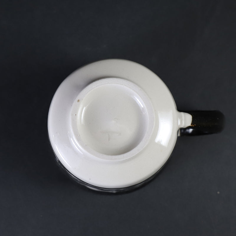 Karatsu porcelain bowl and plate with black and white base with scratches, made by the 14th generation Nakazato Tarouemon