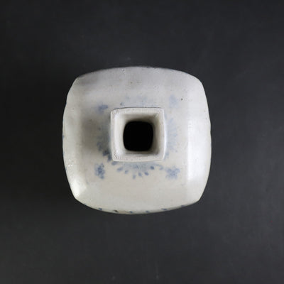 丸田宗一廊　作　染つけ角徳利　No.2
