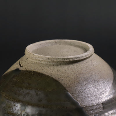 Yukiko Tsuchiya's work Black Karatsu-rimmed plate with kiln change