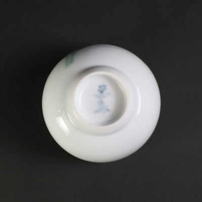 Manji Inoue's work, white porcelain, green glaze, magnolia carving design sake cup (small)