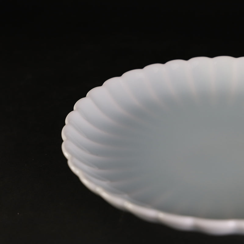 Kosengama Blue and white porcelain chrysanthemum 32 square 5 inch plate