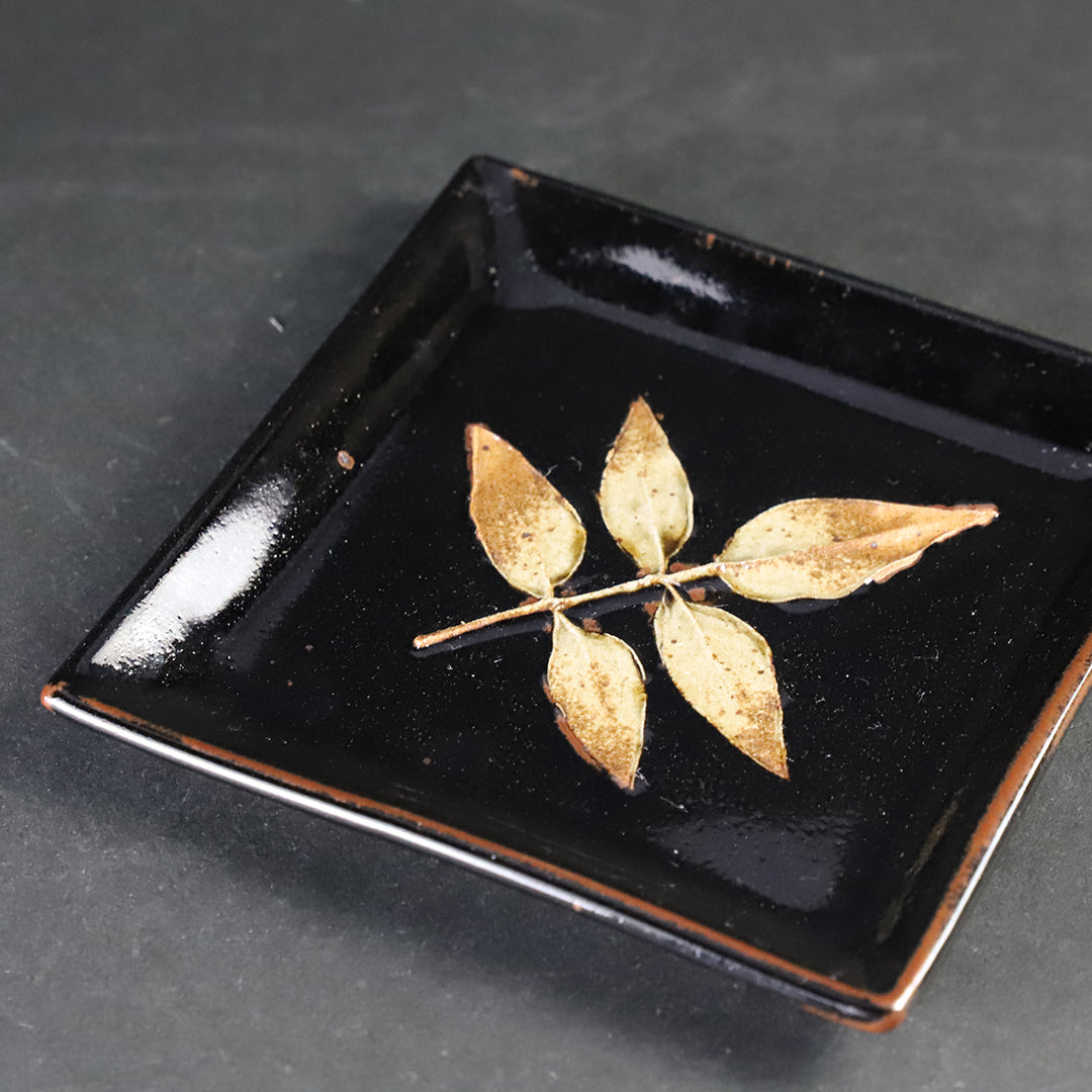 中里太郎右衛門窯 唐津木の葉銘々皿（五客組） – ギャラリー一番館