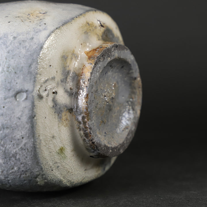 丸田宗彦 作 粉引唐津扁壷徳利 – ギャラリー一番館オンラインショップ