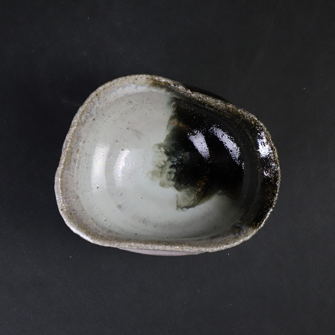 岡本作礼 作 朝鮮唐津沓ぐい呑 – ギャラリー一番館オンラインショップ