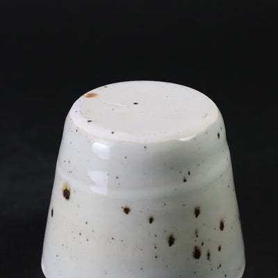 Blue and white glazed soba cup by Nakazato Taiki