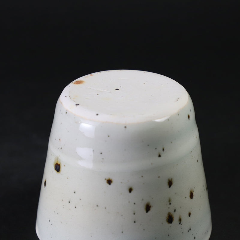 Blue and white glazed soba cup by Nakazato Taiki