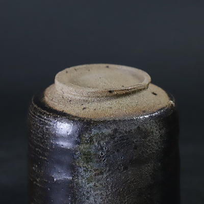土屋由紀子　作　黒唐津筒器