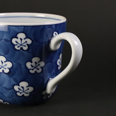 Gen'emon Kiln Blue and white plum pattern mug