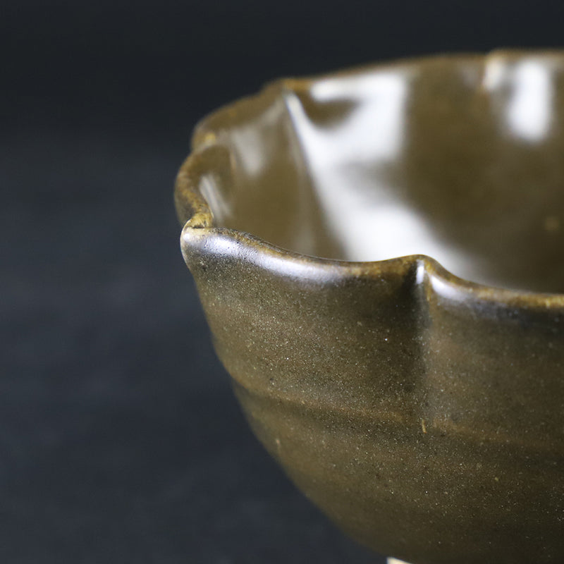 Black Karatsu diamond pattern small bowl by Shuichi Okamoto