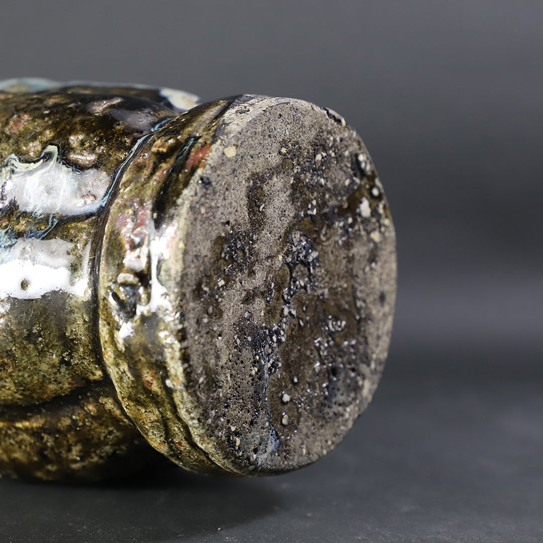 丸田宗彦 作 朝鮮唐津耳付花入 – ギャラリー一番館オンラインショップ