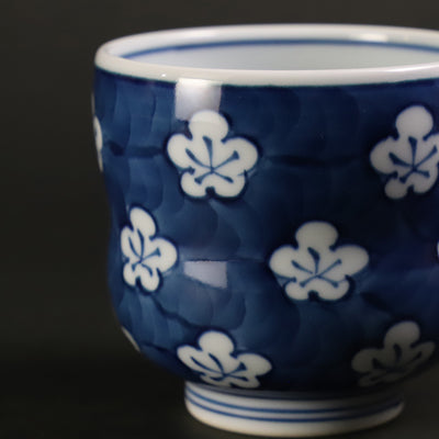 Gen-emon Kiln Ancient Dyed Plum Pattern Tea Cup