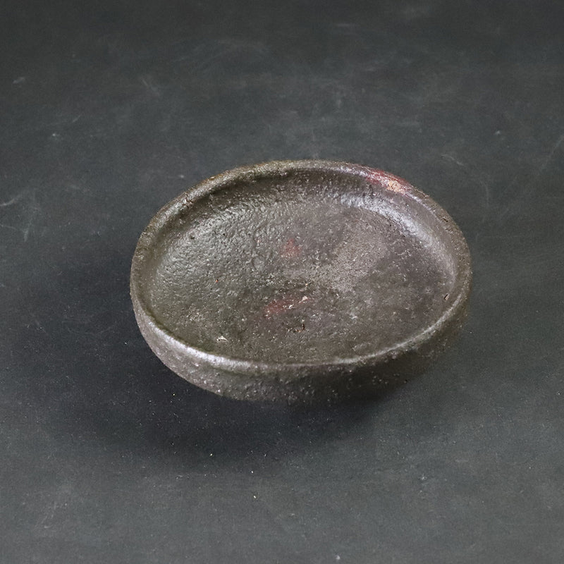 Black Karatsu sake cup by Kota Tanaka