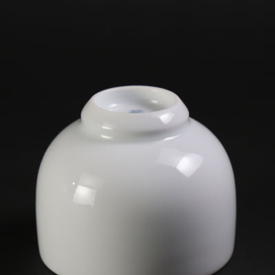 Manji Inoue's work, white porcelain, green glaze, magnolia carving design sake cup (small)