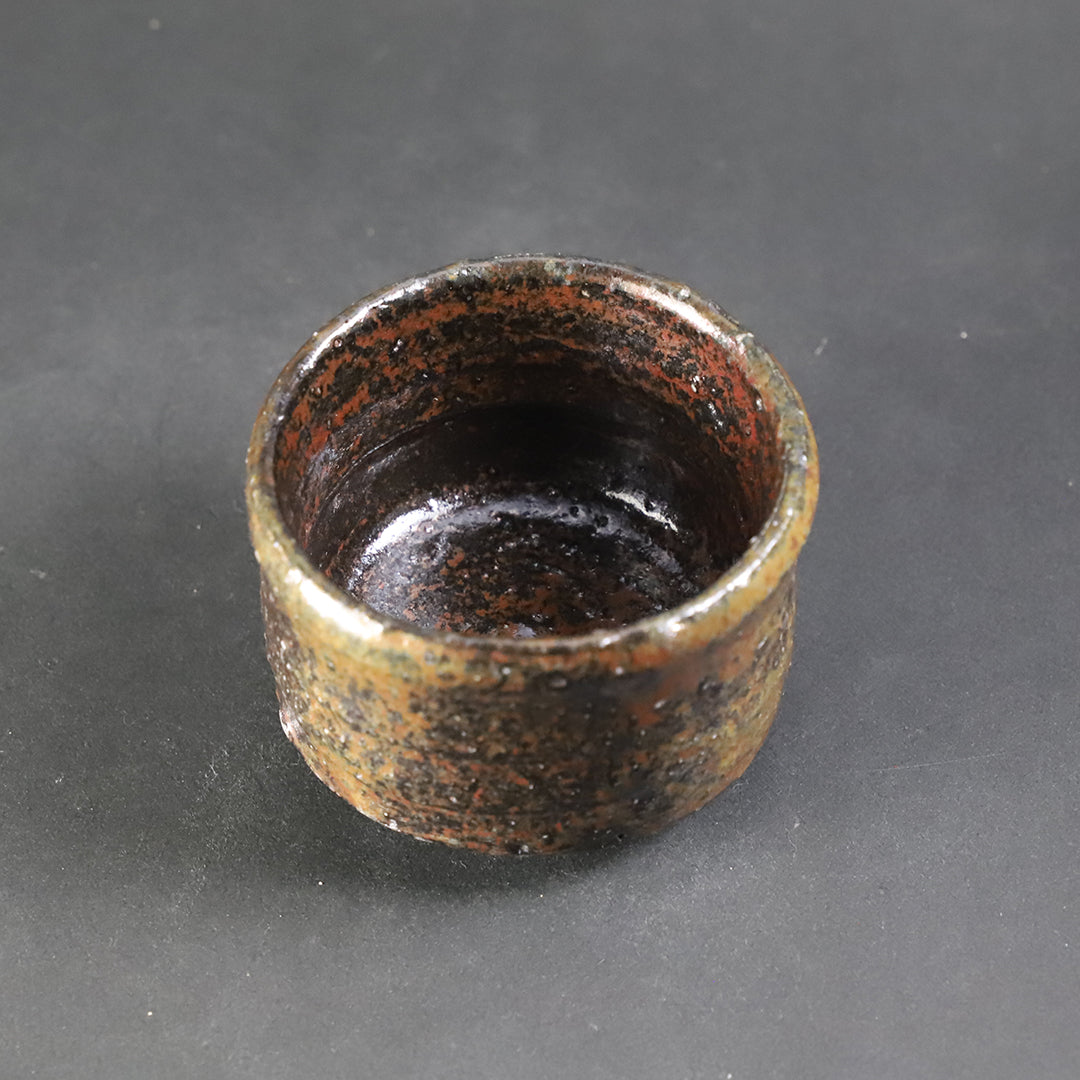 田中孝太 作 黒唐津ぐい呑3 – ギャラリー一番館オンラインショップ