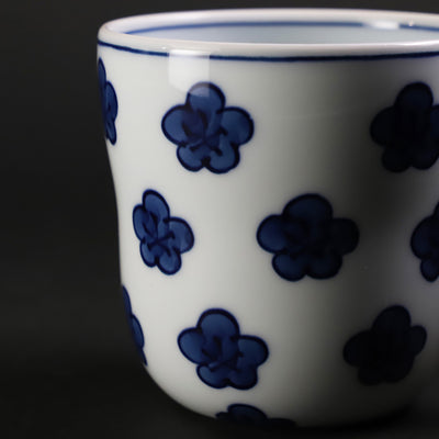 Gen'emon Kiln Blue and White Plum Blossom Mug