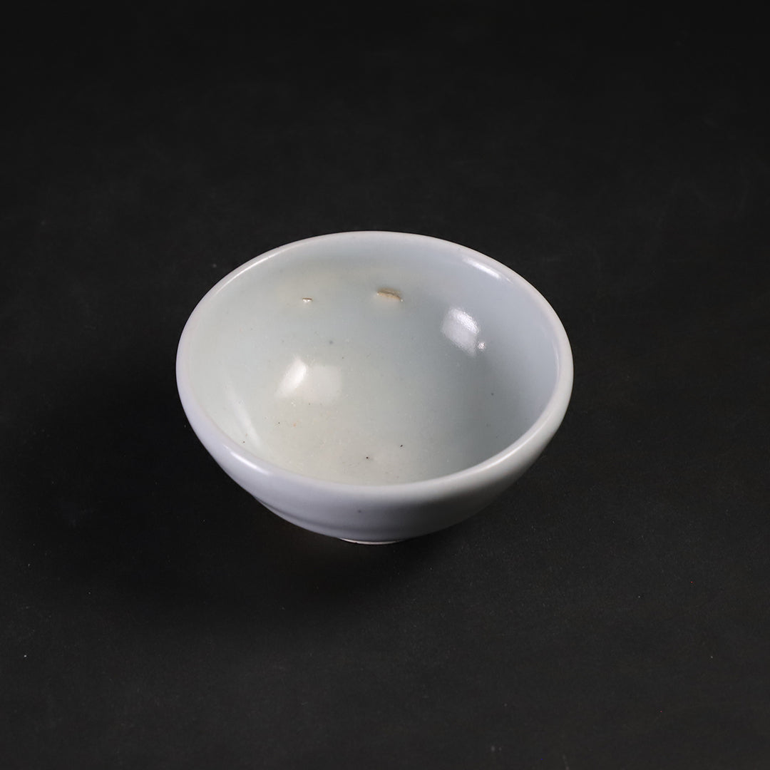 Blue and white porcelain sake cup by Kenta Nakazato – ギャラリー一