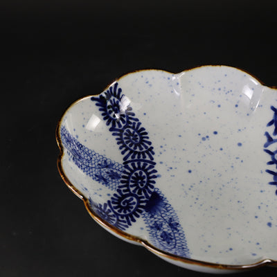 Fukusen Kiln Arabesque patterned cloud-shaped deep plate