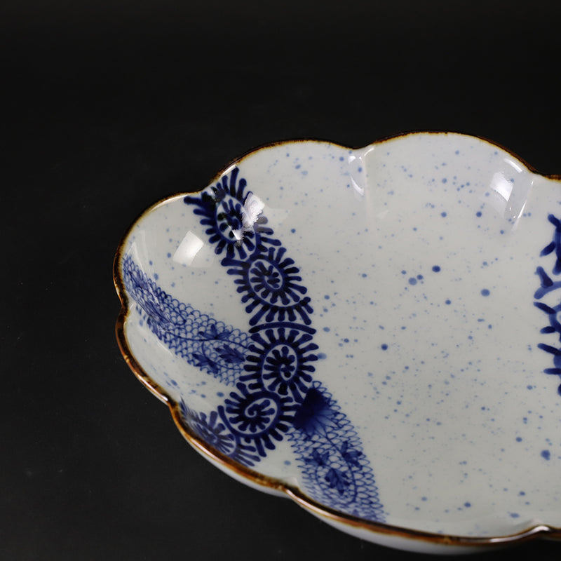 Fukusen Kiln Arabesque patterned cloud-shaped deep plate