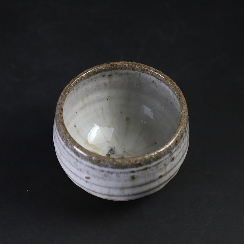 Madara Karatsu sake cup by Kazusuke Fukuda