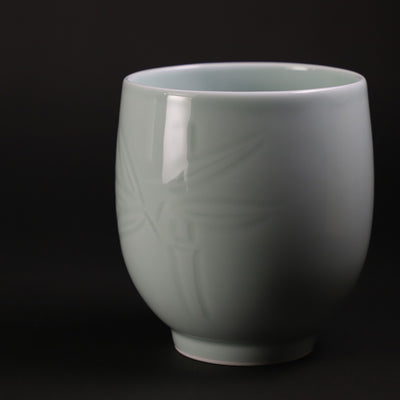 Inoue Manji Kiln Blue and white porcelain teacup with bamboo carving