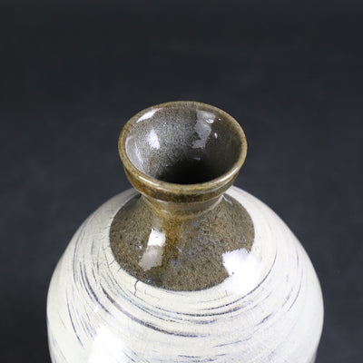 Shuichi Okamoto's Painted Karatsu Brushed Grass Pattern Tokkuri No.3