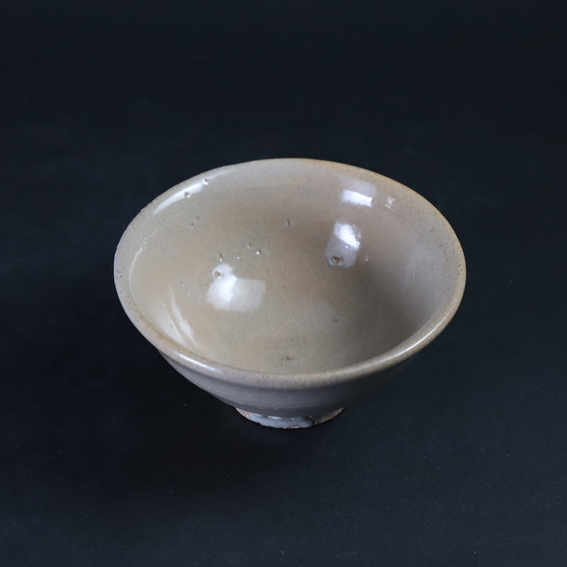 Karatsu sake cup by Kenta Nakazato