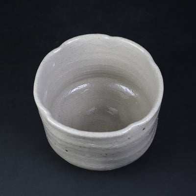 White Karatsu tea bowl No.16 by Yoshihisa Ishii