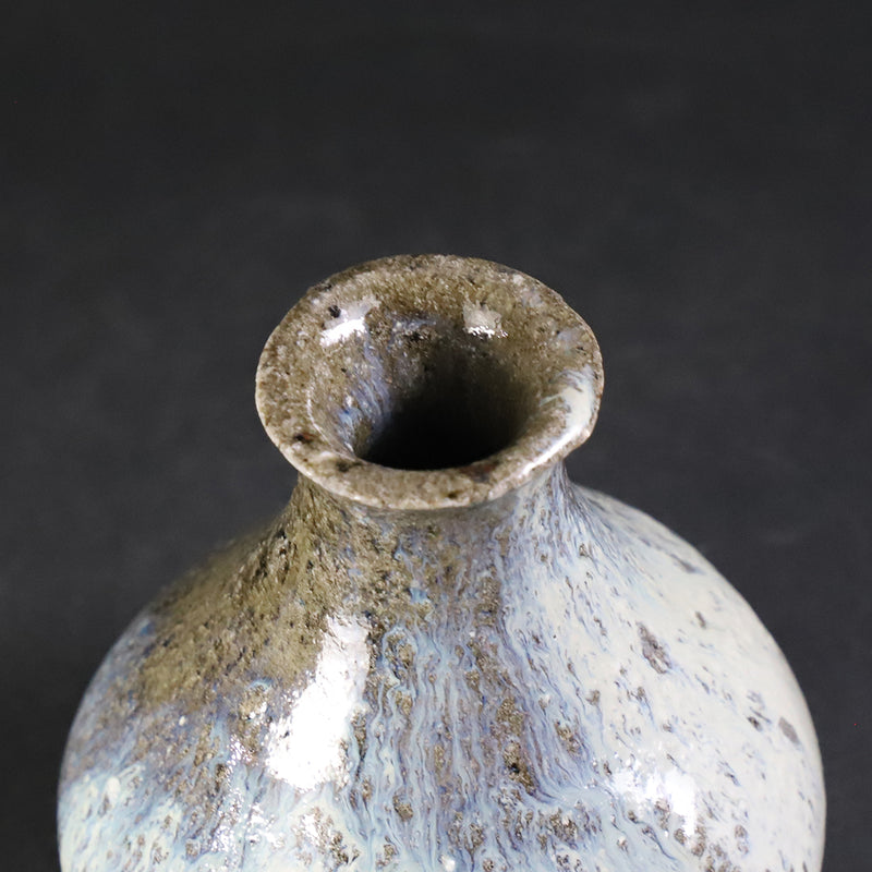 Madara Karatsu Sake Bottle No.29 by Munehiko Maruta
