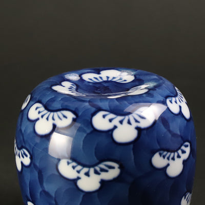 Gen'emon Kiln: Old-dyed style pine, bamboo and plum teacup