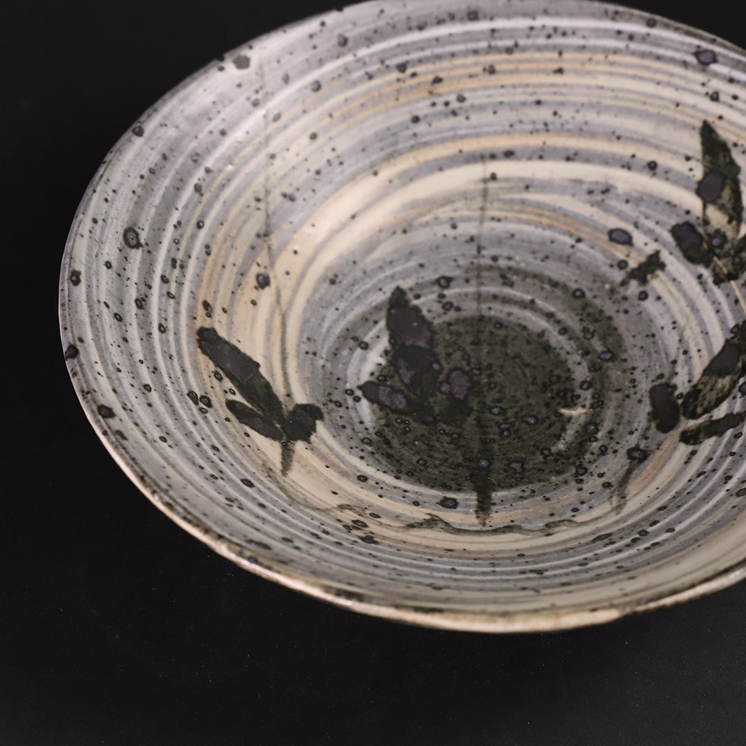 中里隆 作 唐津絵刷毛目向附 – ギャラリー一番館オンラインショップ