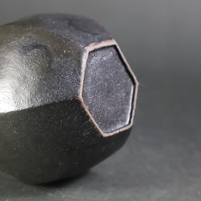 Black glaze sake bottle by Naoto Yano No.63