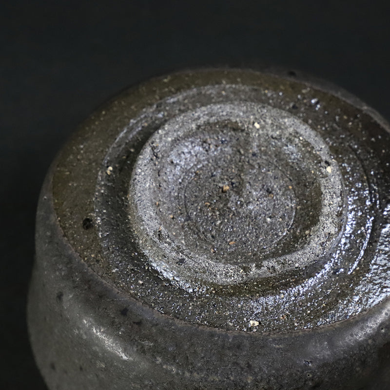 Black Karatsu tea bowl No.17 by Yasumoto Kajiwara