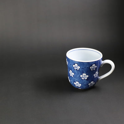 Gen'emon Kiln Blue and white plum pattern mug