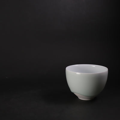 百田暁生　作　青白磁茶器(中)