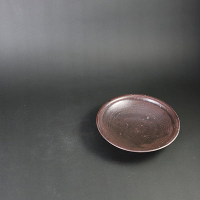 Iron-glazed plate by Taki Nakazato