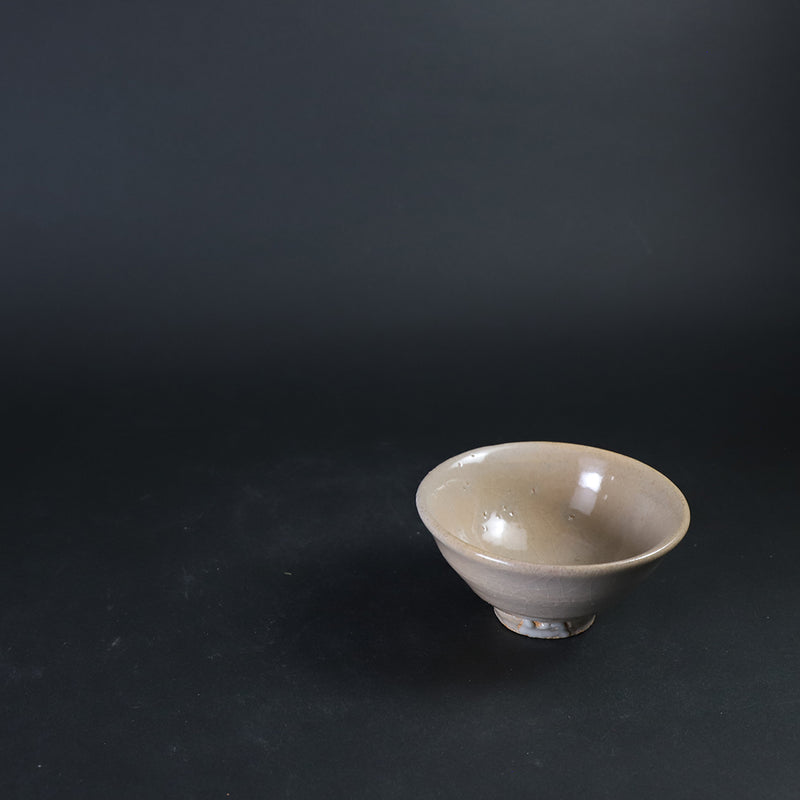 Karatsu sake cup by Kenta Nakazato