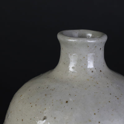 Karatsu white porcelain vase No.72 by Yoshihisa Ishii