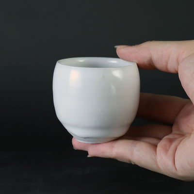 Seigo Nakamura's work Izumiyama white porcelain sake cup 4
