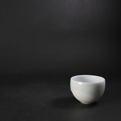 百田暁生　作　青白磁茶器(小)