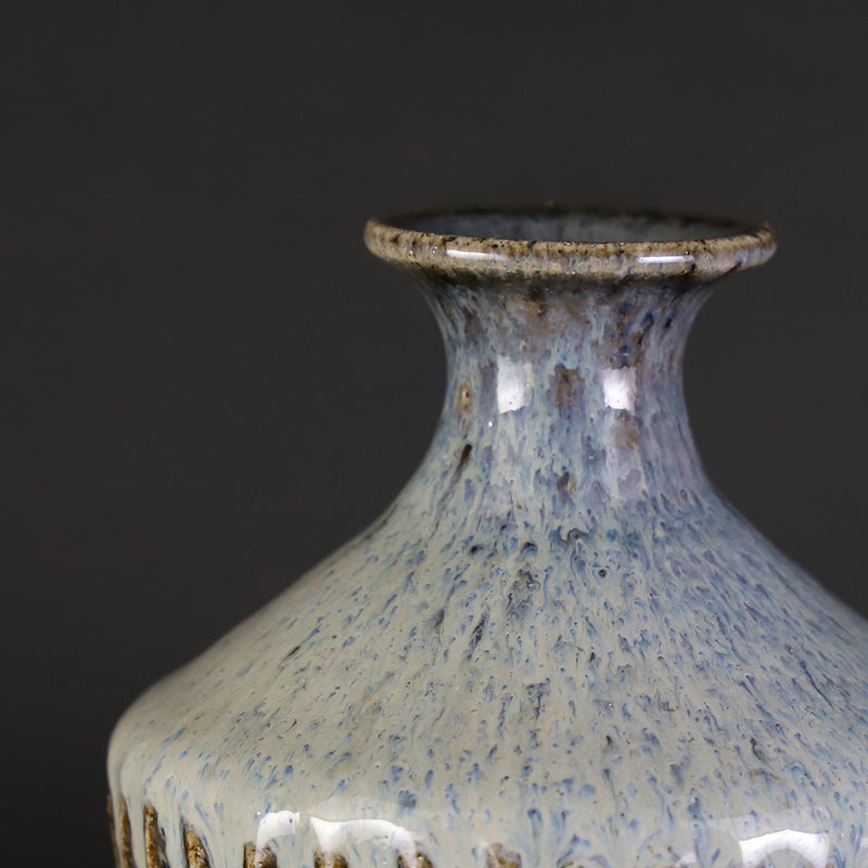 Madara Karatsu Shinogi Sake Bottle by Shuichi Okamoto