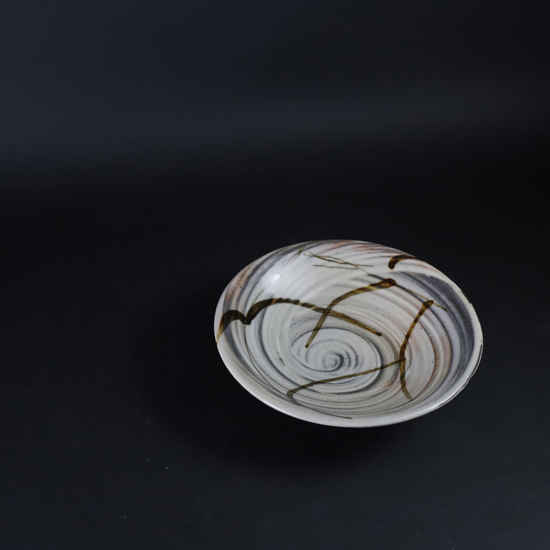 Karatsu-e brush-finish plate by Takashi Nakazato