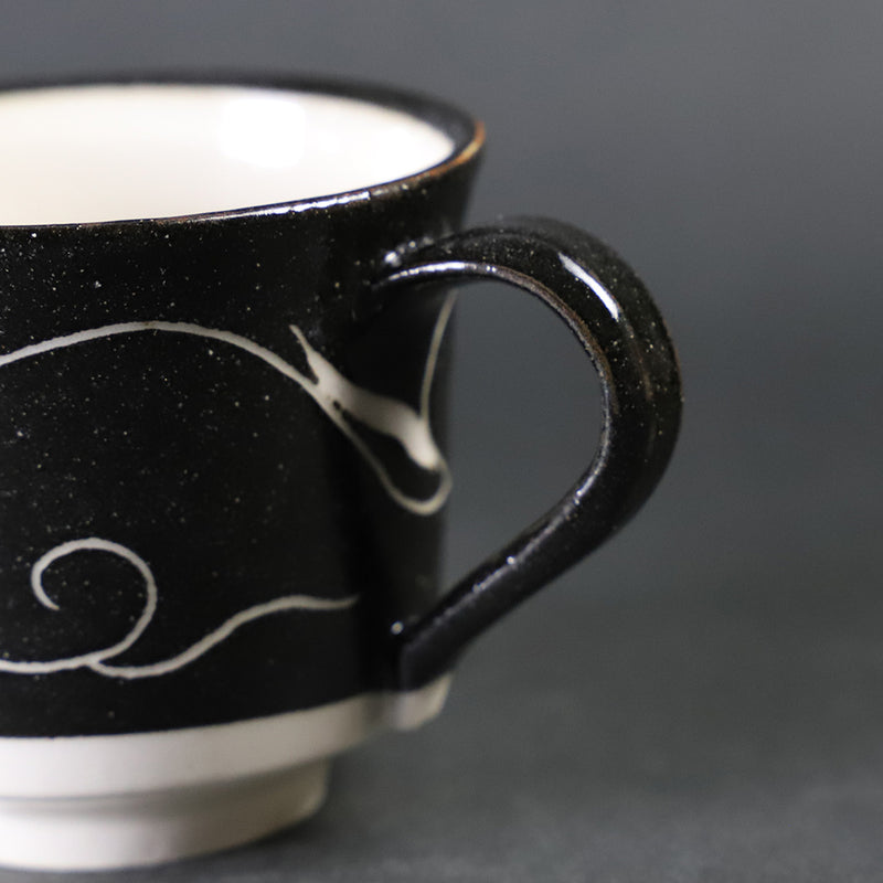 Taroemon Nakazato 14th Karatsu White Scratched Black Bowl Plate