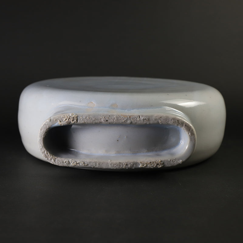 Blue and white porcelain vase by Kenta Nakazato